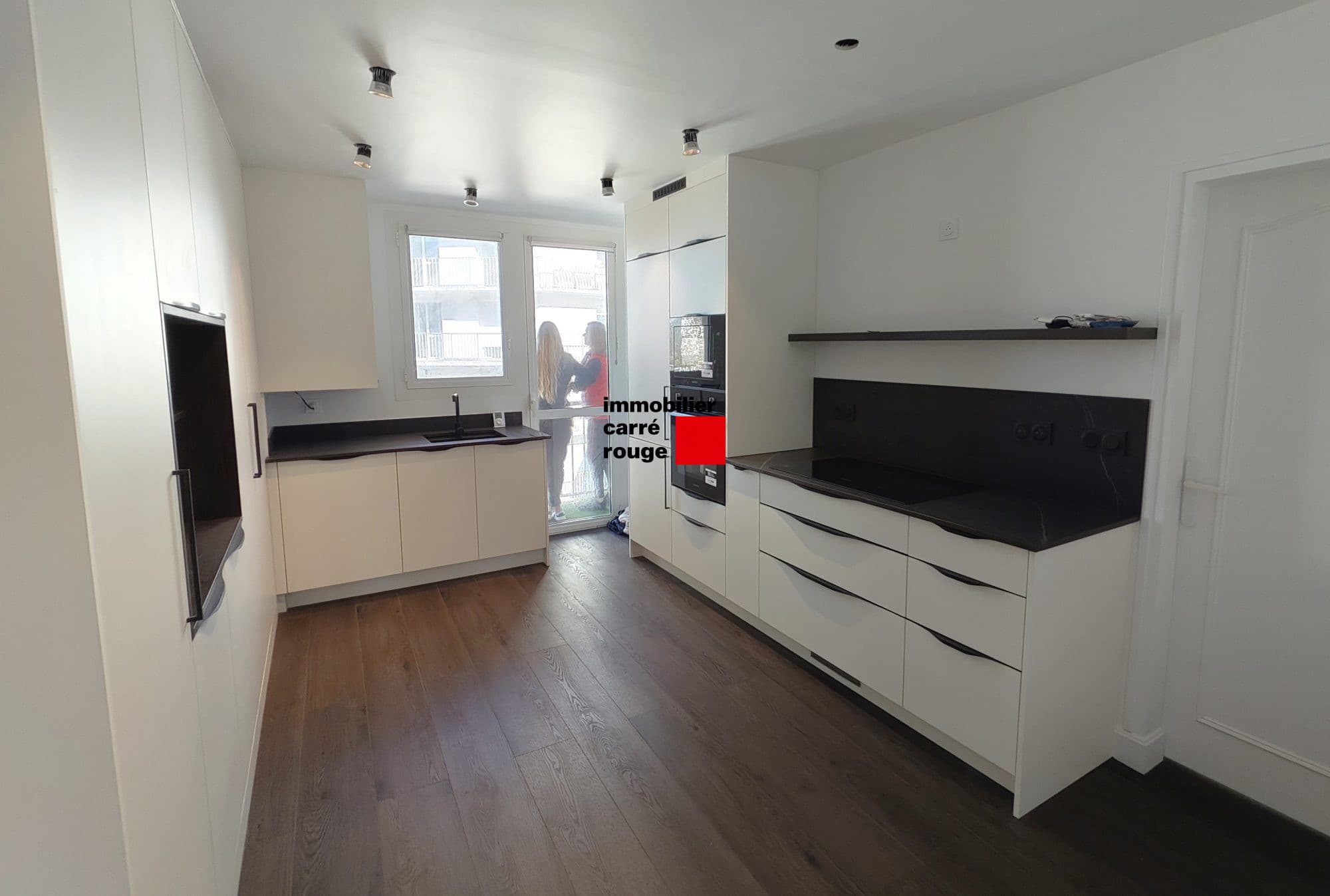 Etage élevé T3 avec balcons et parkings - vue 3