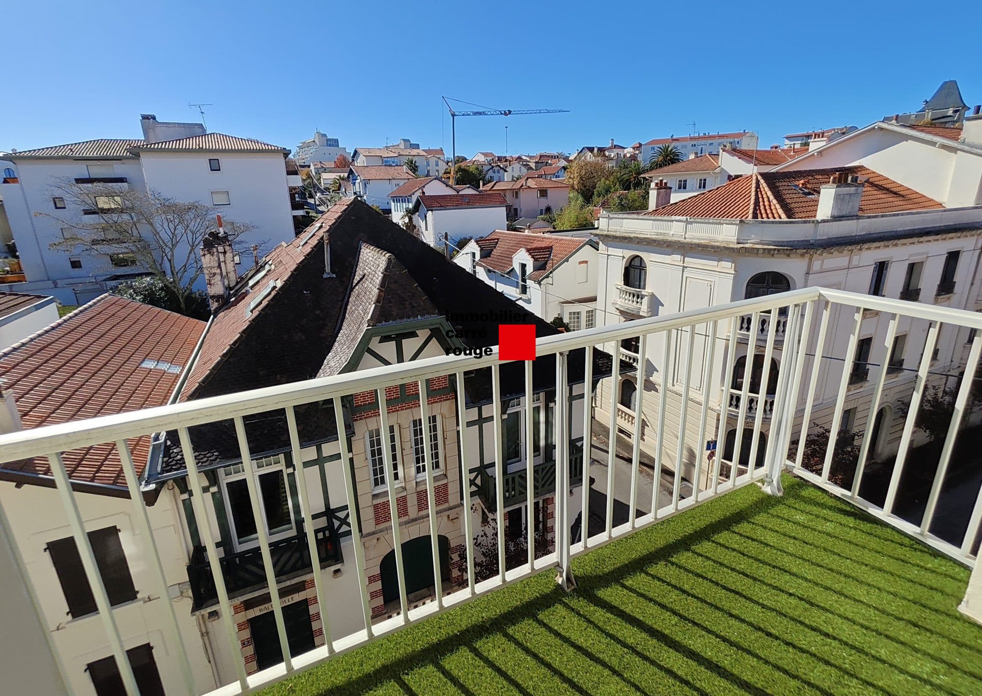 Etage élevé T3 avec balcons et parkings - vue 2