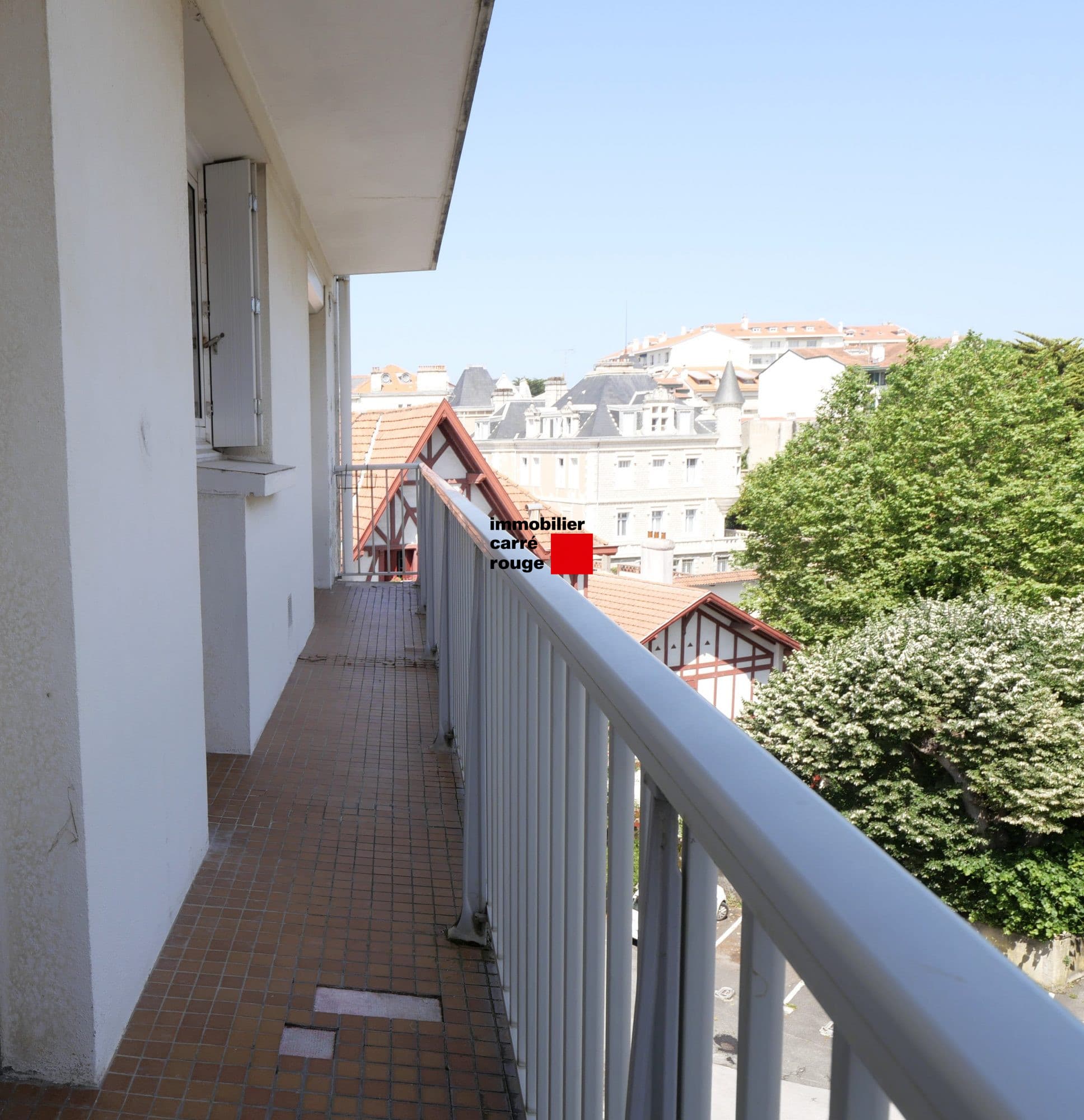 Etage élevé T3 avec balcons et parkings - vue 8