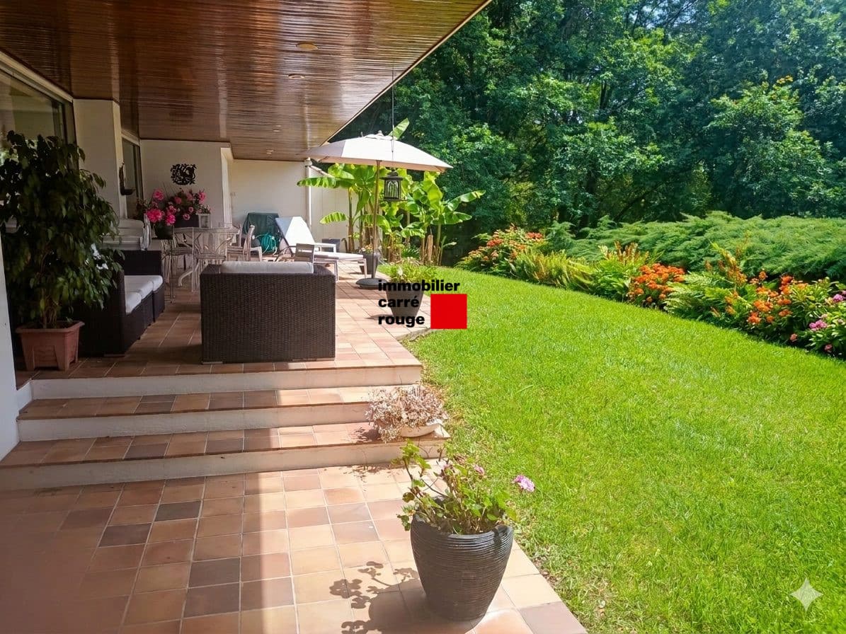 villa d'architecte sur grand terrain arboré - vue 2