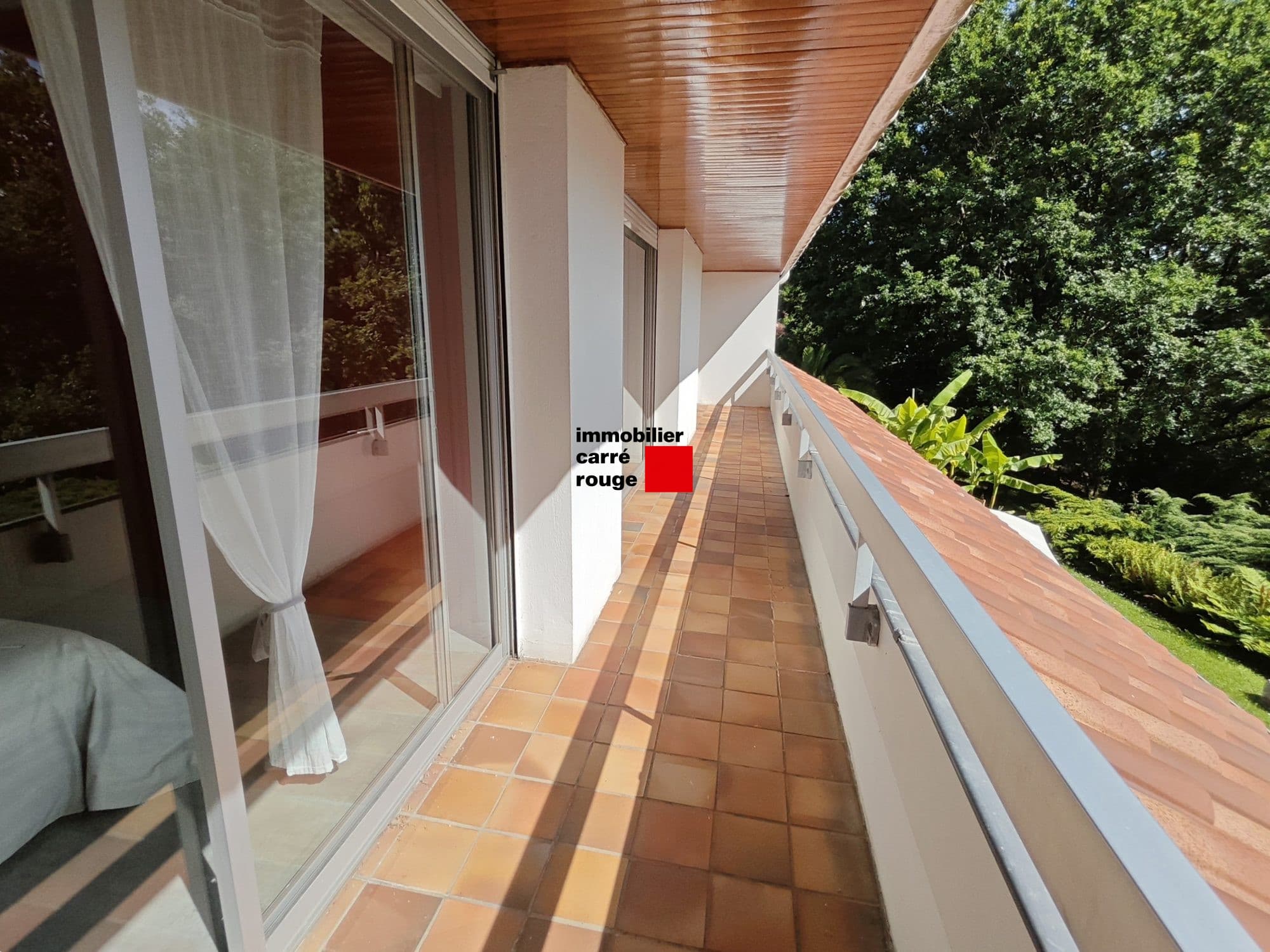 villa d'architecte sur grand terrain arboré - vue 8