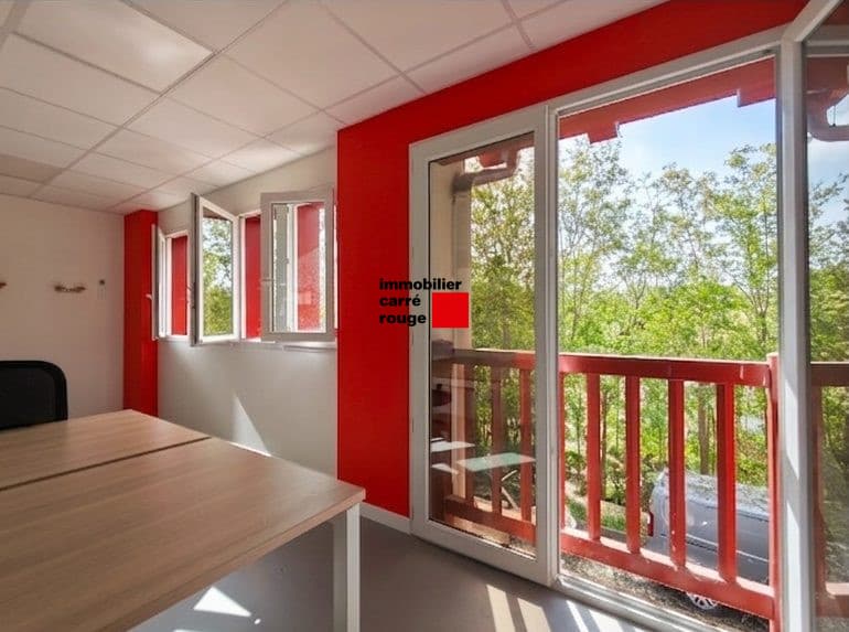 Local commercial plus de 500m²