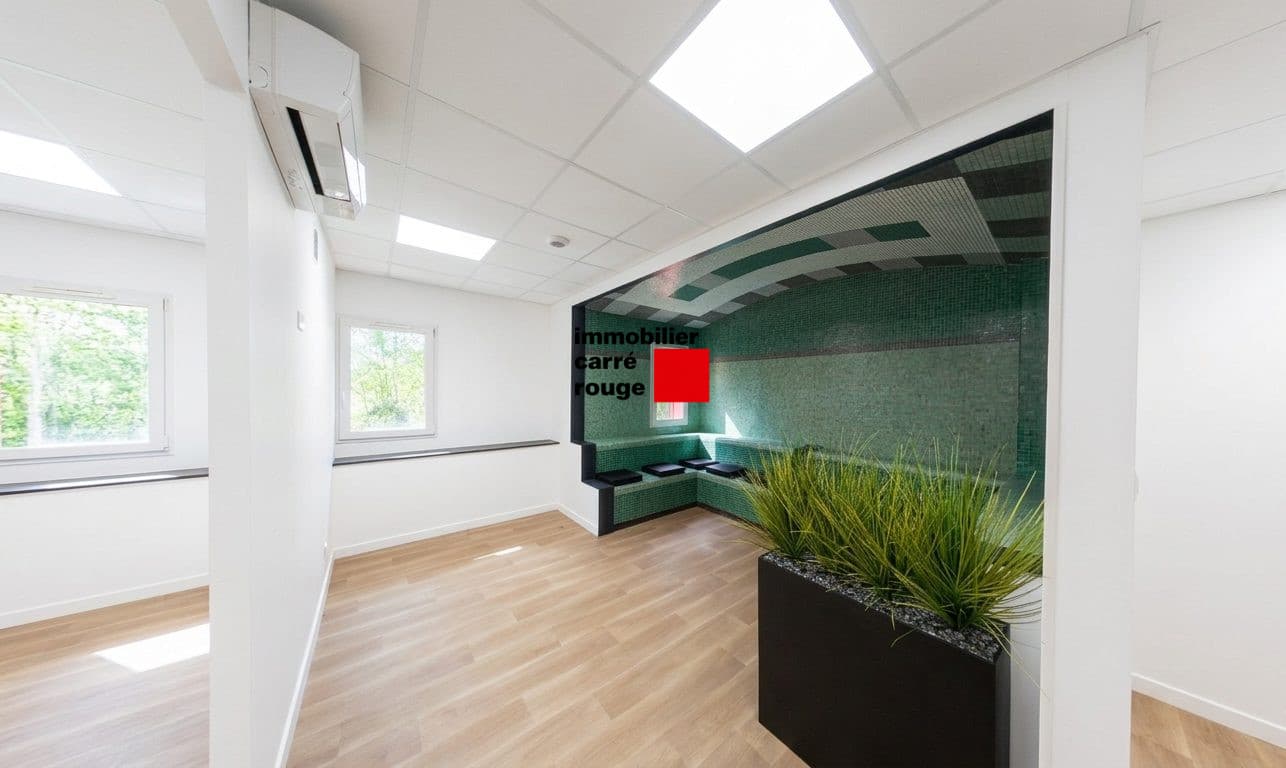 Local commercial plus de 500m² - vue 7