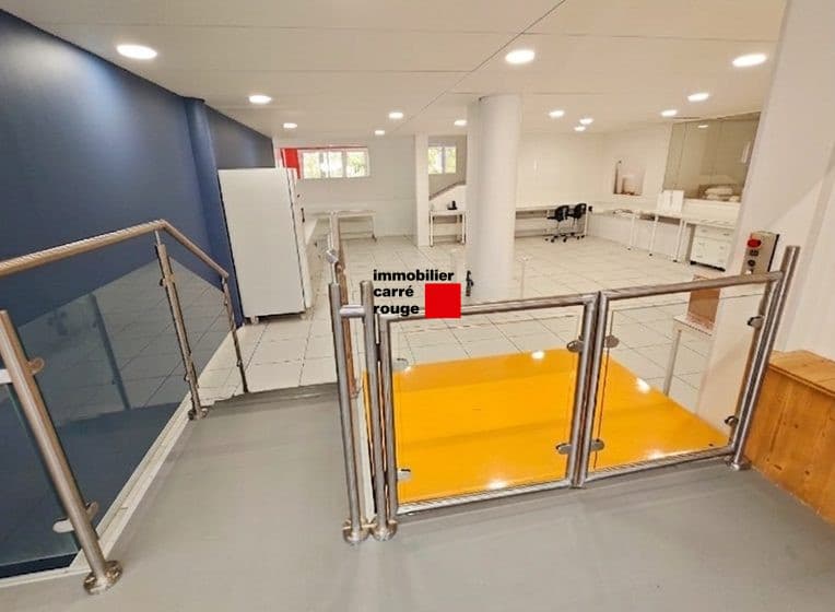 Local commercial plus de 500m² - vue 2