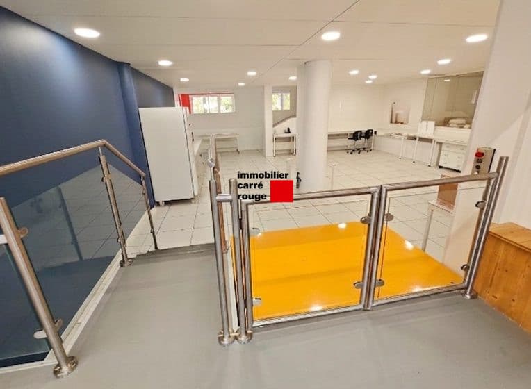 Local commercial plus de 500m² - vue 6