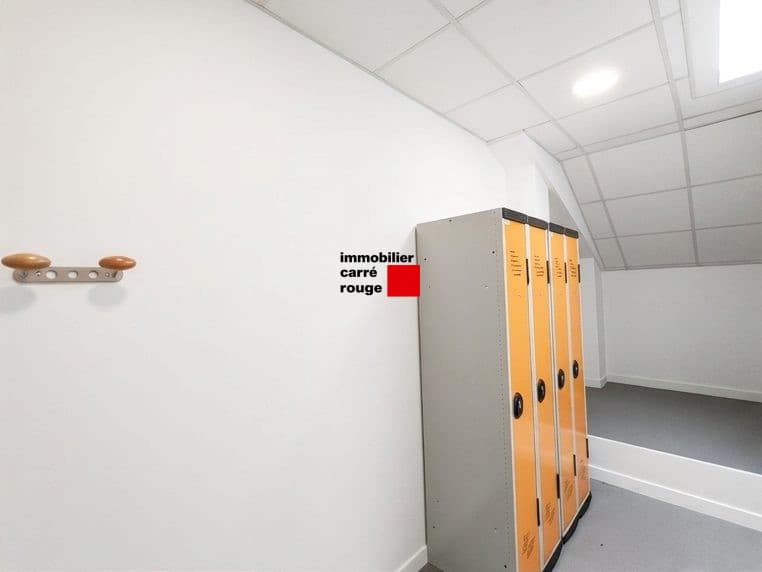 Local commercial plus de 500m² - vue 11